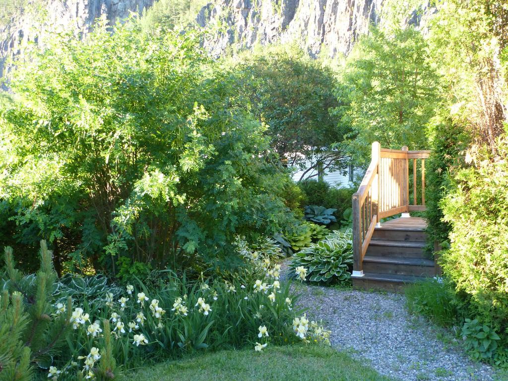 B&B Les Deux Pignons Petit-Saguenay Exterior photo